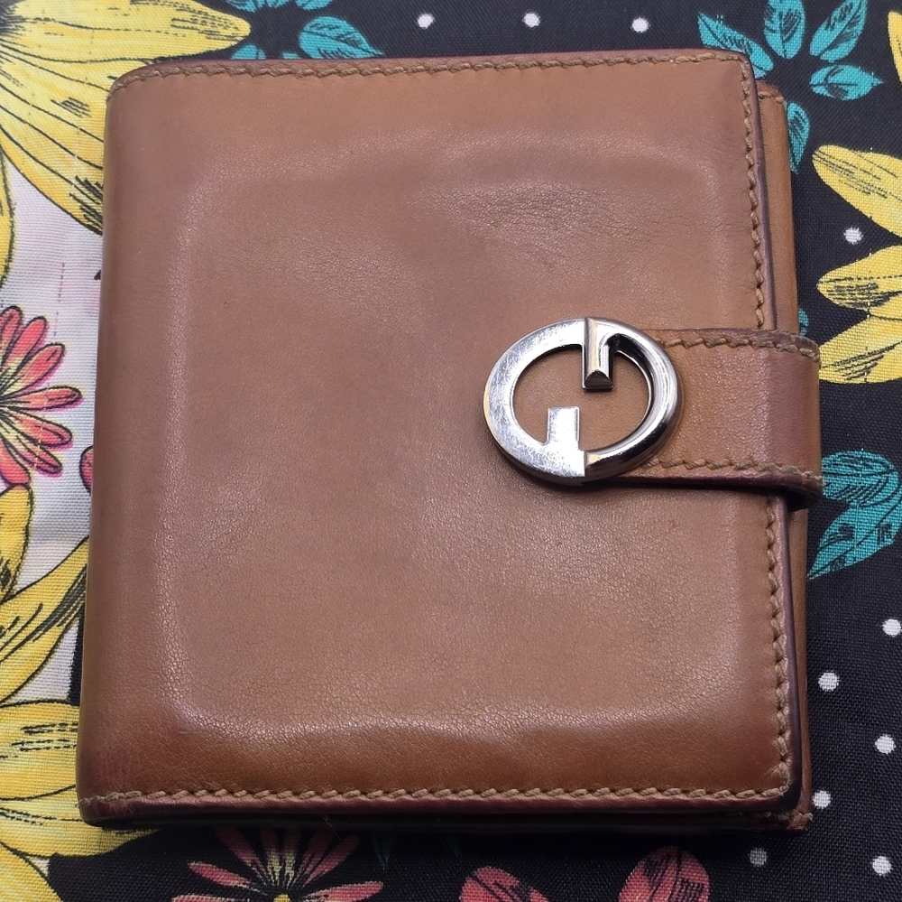 Gucci Brown Leather Bifold Wallet with Interlocking GG Logo - Picture 17 of 17